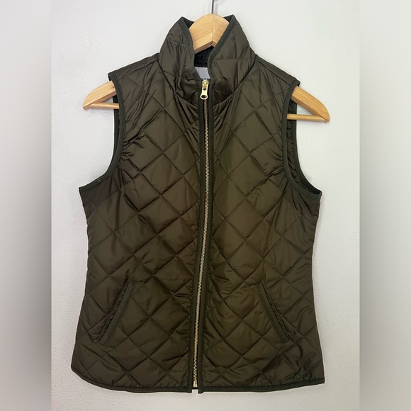 Old Navy Jackets & Blazers - Old Navy Quilted Puffer Vest.  Brown Sleeveless. Size Women's XS Full Zipper